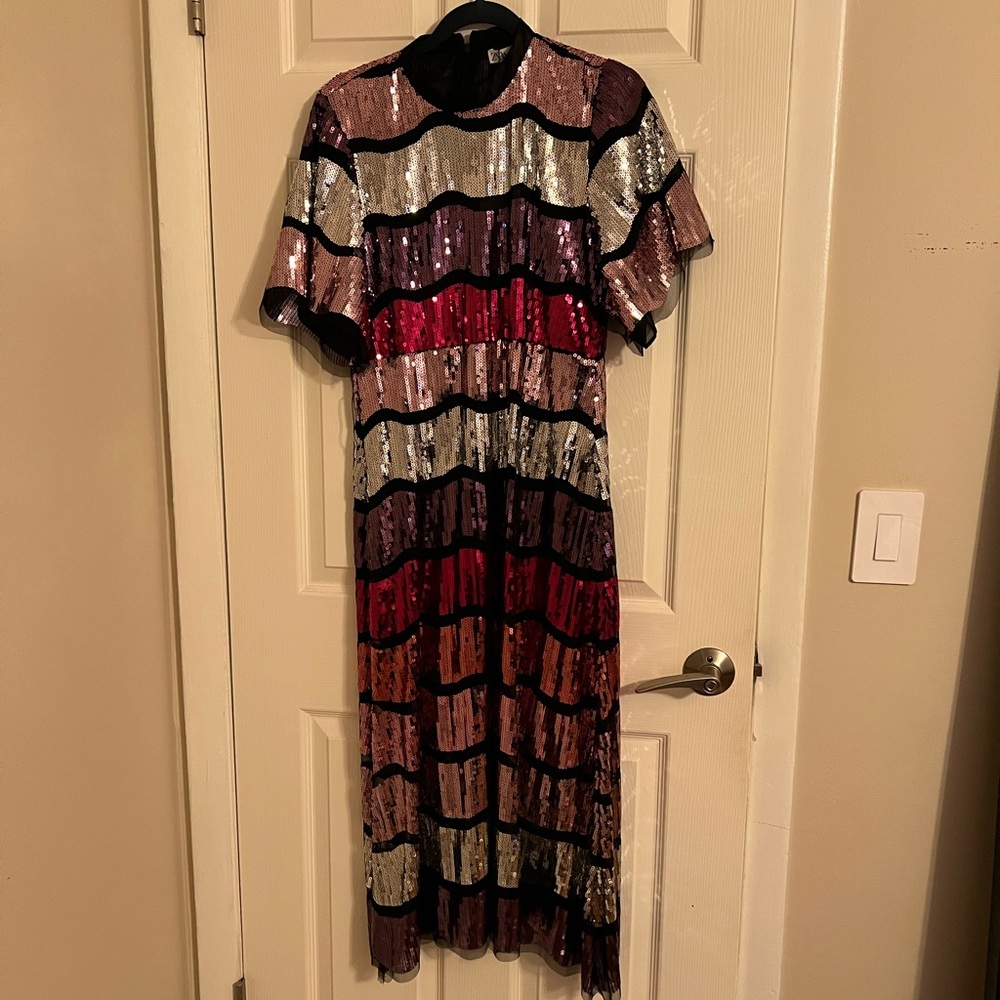 Sequin midi dress 😍